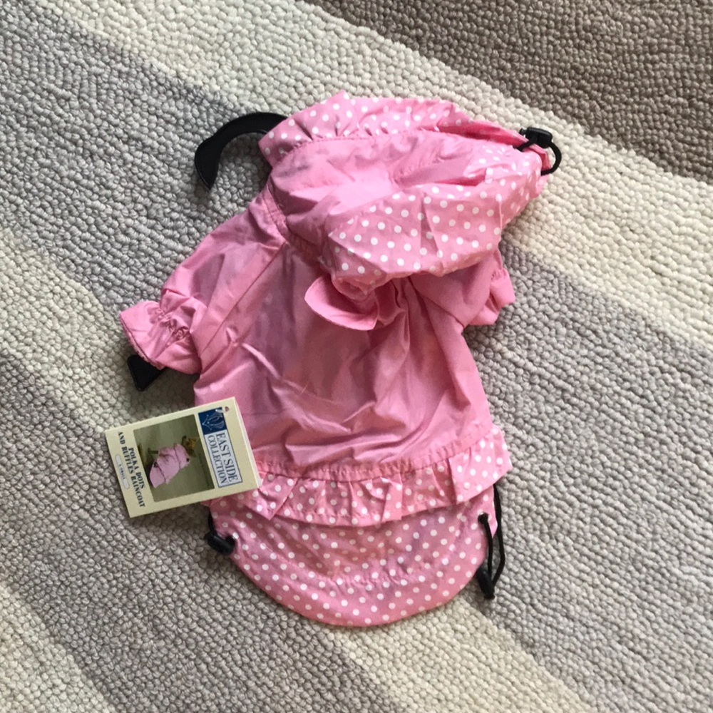 Dog raincoat (pink polka dot)